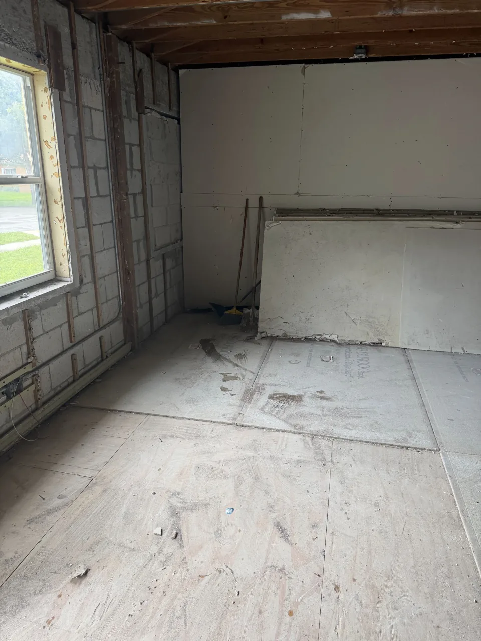 Same room swept empty