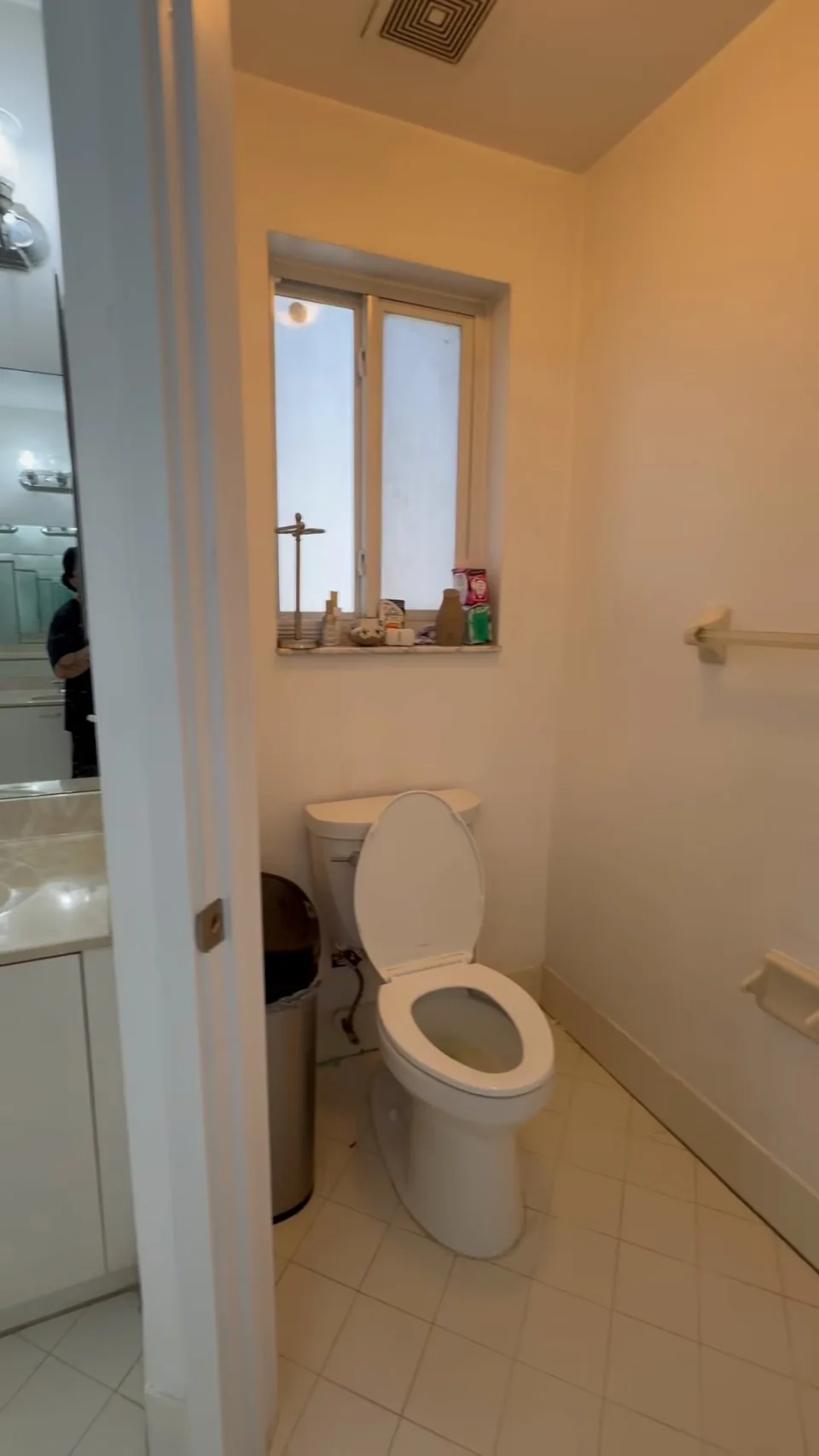 Toilet room before the demo